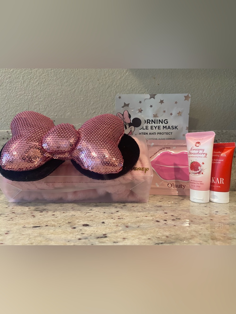 🌟Crème Shop x Disney Minnie Mouse 3D Teddy Headband Eye Mask & Lip Care Set. NWT